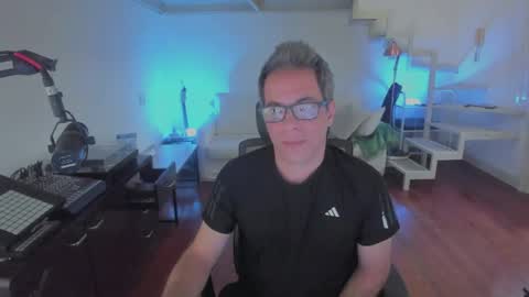 Snapshot of andy0pandi chatting on 13, 4, 2026 Andrew online show from 13, 4, 2026