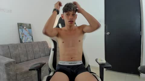 andy_bigcock01 online show from 8, 2, 2025