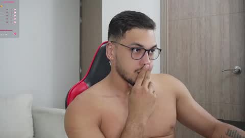 Snapshot of andy_weld chatting on 1, 2, 2026 my onlyfans online show from 1, 2, 2026