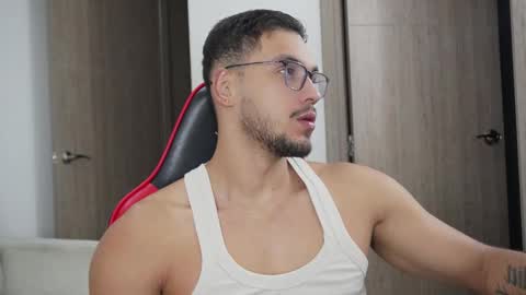 Snapshot of andy_weld chatting on 5, 2, 2026 my onlyfans online show from 5, 2, 2026