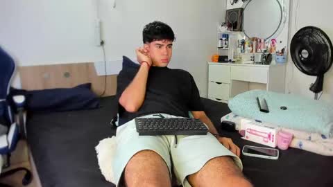 andy_wood1 online show from 29, 5, 2026