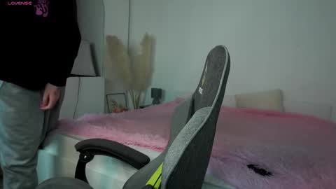 Snapshot of andyjey_ chatting on 28, 11, 2025 Mandy and Andy online show from 28, 11, 2025