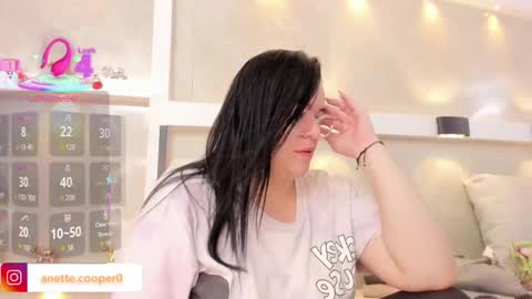 Snapshot of anette_cooper chatting on 12, 11, 2025 anette_cooper online show from 12, 11, 2025