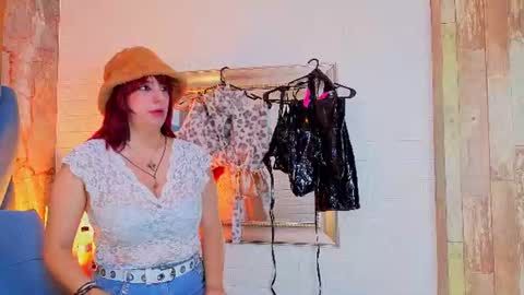 Snapshot of angel__red_ chatting on 10, 6, 2026 angel__red_ online show from 10, 6, 2026
