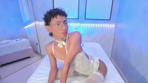Snapshot of angel__sweet18 chatting on 3, 3, 2026 online show from 3, 3, 2026