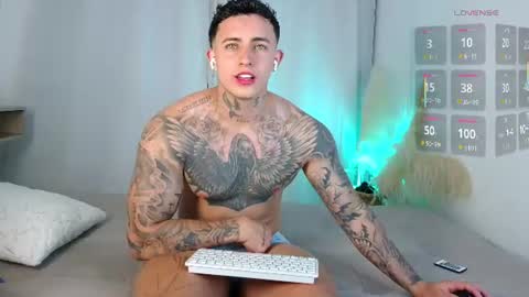 Snapshot of angel_boy01 chatting on 26, 6, 2026 angel_boy01 online show from 26, 6, 2026