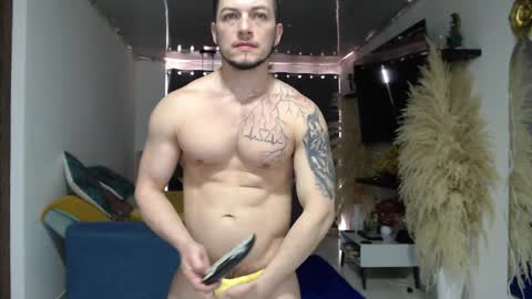 Snapshot of angel_curl chatting on 6, 4, 2026 Angel Curl online show from 6, 4, 2026