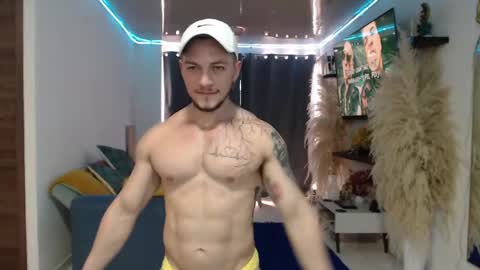 Snapshot of angel_curl chatting on 7, 5, 2026 Angel Curl online show from 7, 5, 2026