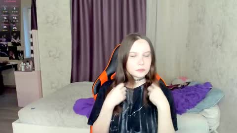 Snapshot of angel_doll585 chatting on 11, 10, 2025 Fallen Angel online show from 11, 10, 2025