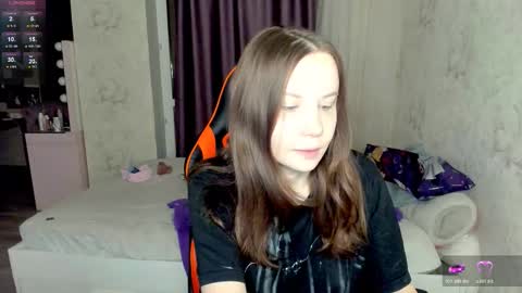 Snapshot of angel_doll585 chatting on 29, 10, 2025 Fallen Angel online show from 29, 10, 2025