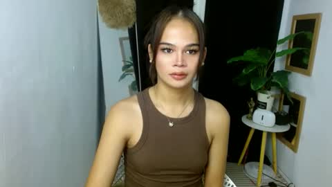 Snapshot of angel_indiguise chatting on 12, 10, 2025 angela online show from 12, 10, 2025