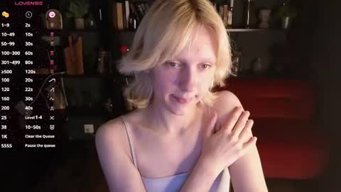 Snapshot of angel_kittie chatting on 31, 7, 2026 angel online show from 31, 7, 2026