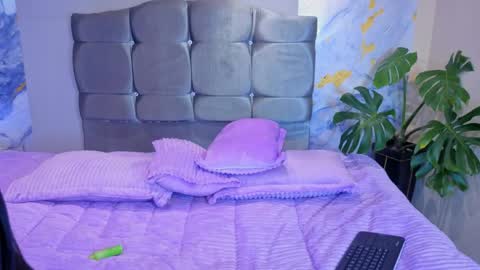 Snapshot of angel_medussa chatting on 1, 6, 2026 angel_medussa online show from 1, 6, 2026