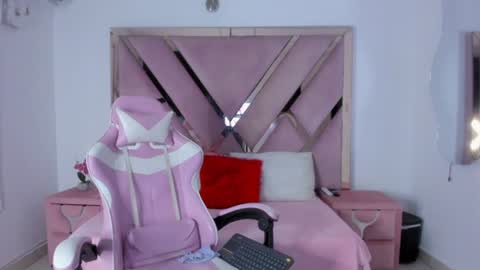 Snapshot of angel_petitex01 chatting on 13, 7, 2026 Angell online show from 13, 7, 2026