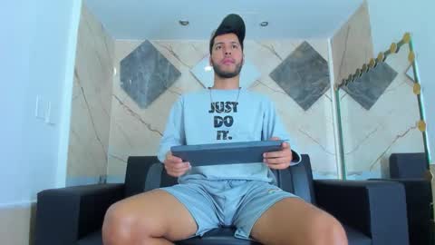 Snapshot of angel_villareal_ chatting on 1, 2, 2026 angel_villareal_ online show from 1, 2, 2026