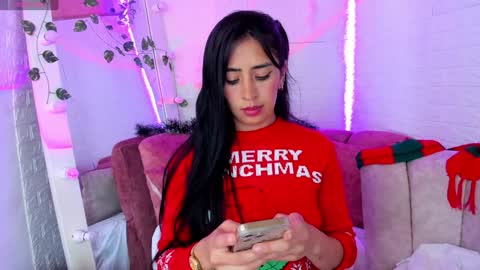 Angela  black hair online show from 15, 12, 2024