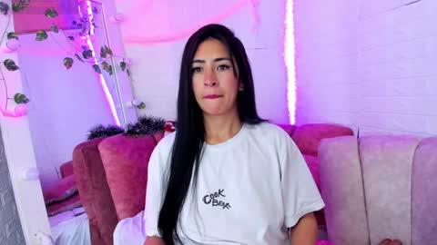 Angela  black hair online show from 16, 12, 2024