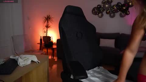 Angela online show from 9, 4, 2026