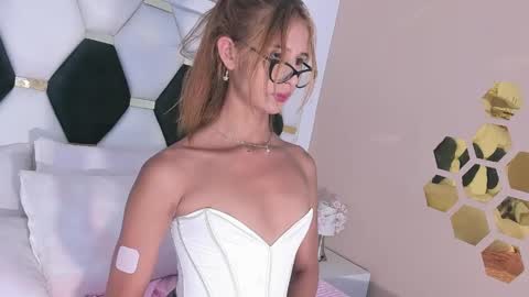 Snapshot of angela_garciaa chatting on 15, 5, 2026 angela_garciaa online show from 15, 5, 2026