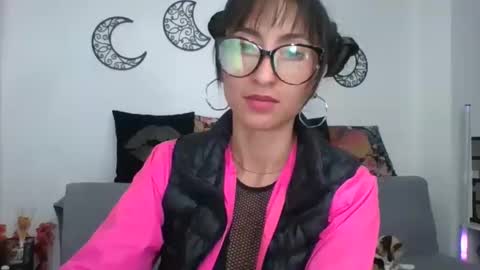 Snapshot of angela_mis chatting on 4, 3, 2025 Angela online show from 4, 3, 2025