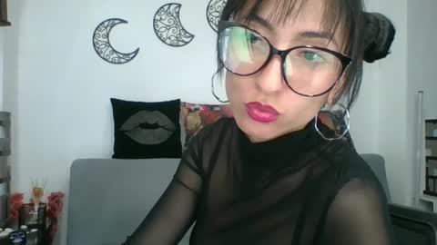 Snapshot of angela_mis chatting on 4, 3, 2025 Angela online show from 4, 3, 2025