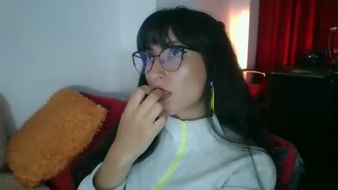 Snapshot of angela_mis chatting on 23, 9, 2025 Angela online show from 23, 9, 2025