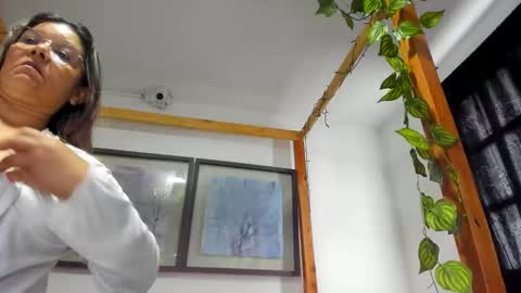 angela_ss online show from 6, 11, 2025