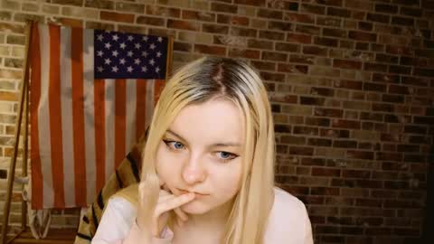 Snapshot of angelabunny_ chatting on 30, 5, 2026 angelabunny_ online show from 30, 5, 2026