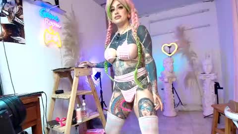 Snapshot of angelacianuro_2 chatting on 27, 5, 2026 Angela Cianuro online show from 27, 5, 2026