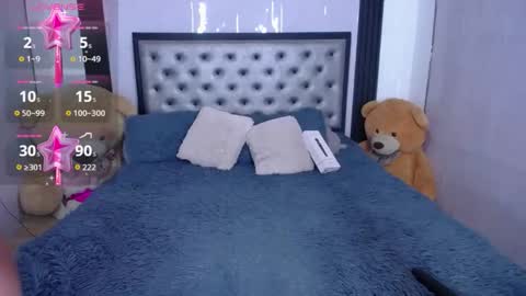 Snapshot of angelcamgirl20 chatting on 11, 10, 2025 angel online show from 11, 10, 2025