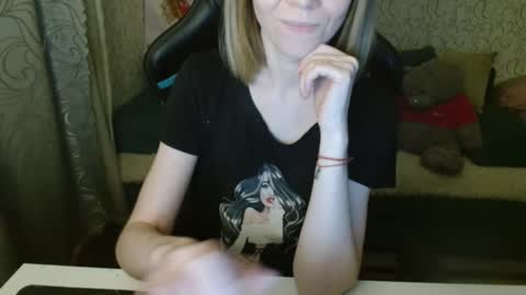 Snapshot of angelcute32 chatting on 31, 10, 2025 AngelCute32 online show from 31, 10, 2025