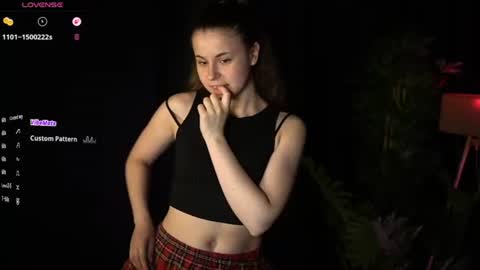 Snapshot of angeles_08 chatting on 3, 7, 2026 Angel online show from 3, 7, 2026
