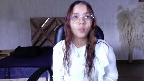 Snapshot of angeles_azul chatting on 26, 4, 2026 angel online show from 26, 4, 2026