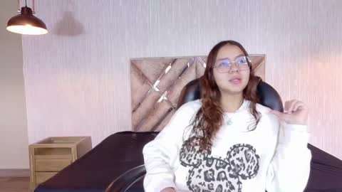 Snapshot of angeles_azul chatting on 2, 5, 2026 angel online show from 2, 5, 2026