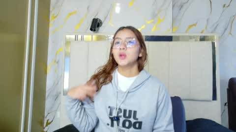 Snapshot of angeles_azul chatting on 9, 5, 2026 angel online show from 9, 5, 2026