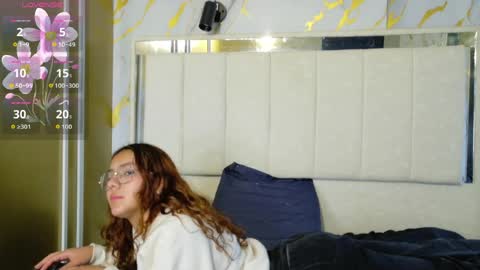 Snapshot of angeles_azul chatting on 11, 5, 2026 angel online show from 11, 5, 2026