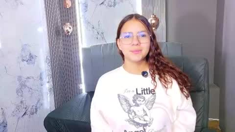 Snapshot of angeles_azul chatting on 2, 7, 2026 angel online show from 2, 7, 2026