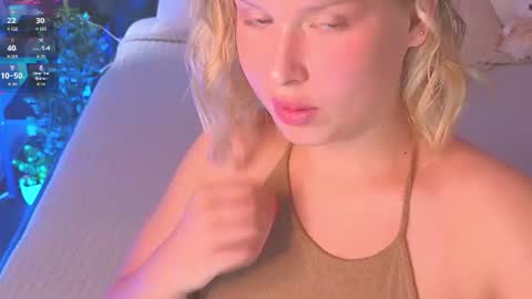 Snapshot of angelic_coy chatting on 8, 7, 2026 Angelic beauty online show from 8, 7, 2026