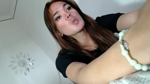 Snapshot of angelic_slutxx chatting on 15, 12, 2024 Yhanna online show from 15, 12, 2024