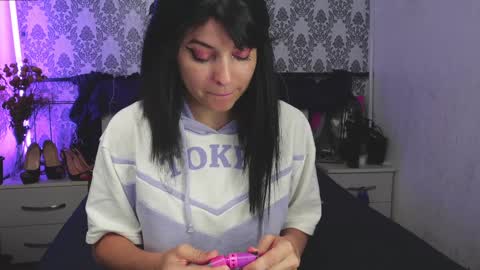 Angelika Rouge online show from 9, 9, 2025