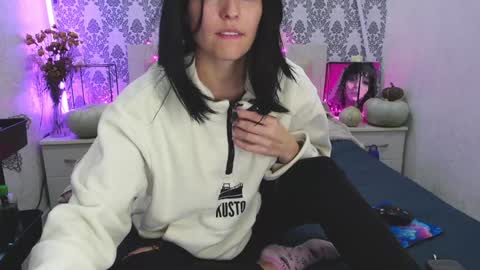 Angelika Rouge online show from 1, 11, 2025