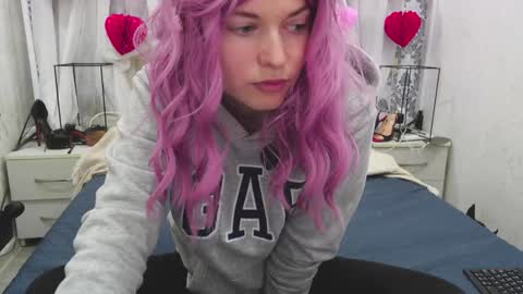 Snapshot of angelika_rouge chatting on 1, 3, 2026 Angelika Rouge online show from 1, 3, 2026