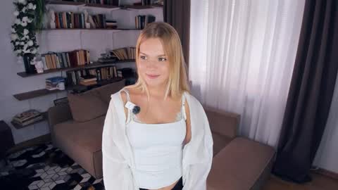 Snapshot of angelinahass chatting on 28, 3, 2026 Alice WOW online show from 28, 3, 2026