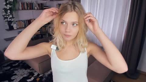 Snapshot of angelinahass chatting on 5, 4, 2026 Alice WOW online show from 5, 4, 2026