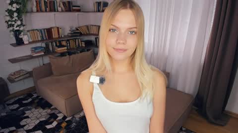 Snapshot of angelinahass chatting on 9, 4, 2026 Alice WOW online show from 9, 4, 2026