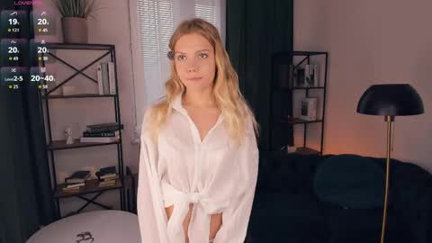 Snapshot of angelinahass chatting on 29, 5, 2026 Alice WOW online show from 29, 5, 2026