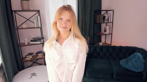 Snapshot of angelinahass chatting on 30, 5, 2026 Alice WOW online show from 30, 5, 2026