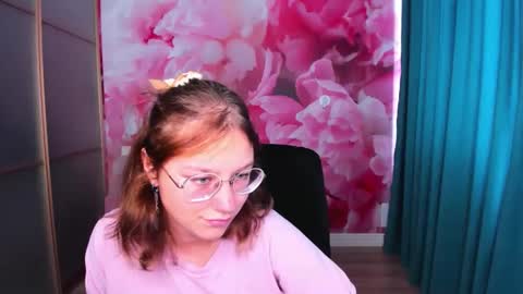 AngelinaLow online show from 16, 9, 2025