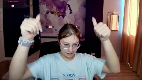 AngelinaLow online show from 21, 10, 2025