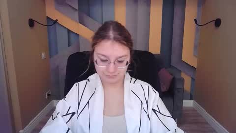 AngelinaLow online show from 16, 2, 2026